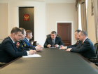 Губернатор Андрей Бочаров собрал совещание с силовиками
