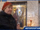 Прихожане с вербами массово стянулись к храмам в Волгограде 