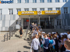 Показушными сборами в школу попрекнули единороссов после школьных линеек
