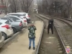 Дети устроили конфликт в трамвае и попали на видео в Волгограде 
