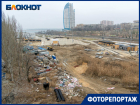 Новый год отложили: главную елку Волгограда даже не привезли из Москвы