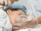 В больницу Волгограда с гвоздем в желудке срочно доставлен двухлетний малыш