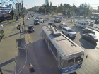 На видео попал бессмертный пешеход на переходе площади Чекистов в Волгограде