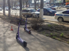 Электросамокатчик сбил волгоградца напротив здания Арбитражного суда