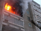 На севере Волгограда загорелись две девятиэтажки