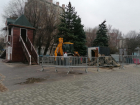 В Волгограде начали реконструкцию Комсомольского сада с укладки плитки