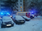 К эвакуированной накануне гимназии №1 в Волгограде снова стянулись автомобили спецслужб