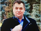 Мужчину в черном пальто разыскивают в Волгограде