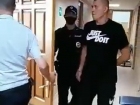 Организаторов подпольного казино в Волгограде отправили под стражу: видео