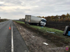 Volvo протаранило трактор, спасая легковушку в Волгоградской области: погиб тракторист