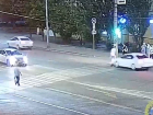 В центре Волгограда подросток на самокате попал под колеса иномарки 