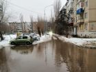 Улица-озеро на юге Волгограда попала на видео