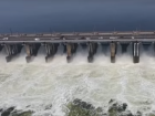 Сброс воды на Волжской ГЭС сняли с высоты птичьего полета