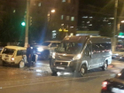 Маршрутка с пассажирами попала в сильное ДТП на севере Волгограда