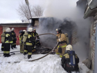 В Волгограде мужчина погиб на пожаре в гаражном кооперативе: видео с места