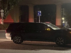В тусовочном центре Волгограда бесправник на мопеде влетел в Hyundai Palisade 