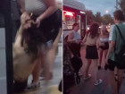 Таскали за волосы и вспоминали тюрьму: драка молодых волгоградок в автобусе попала на видео