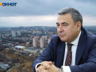 Потерявший должности волгоградский депутат вспомнил о дипломе столяра