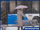 Дорожный коллапс и 200 бюджетников с лопатами: первый снегопад этой зимы в Волгограде