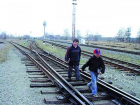 Детей и подростков в Волгограде просят не ходить по железнодорожным путям