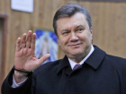 После экскурсии  в музее «Сталинградская битва" Янукович с семьей отправился на Мамаев курган 