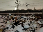 В Волгограде подножие Мамаева кургана заросло горами мусора
