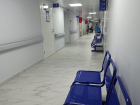 Заставившая мыть пол маму 2-летней пациентки санитарка уволена из больницы под Волгоградом