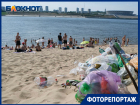 В ожидании официальных пляжей волгоградцы загорают на кучах мусора