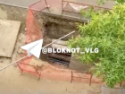 Горячая воды вторые сутки извергается в Волгограде – видео 