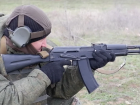 Волгоградские мобилизованные учатся стрелять по мишеням, имитирующим живую силу противника