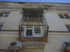 Балкон рухнул в жилом доме в Волгограде: травмы получила женщина