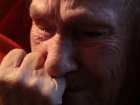 90-летняя ветеран просит помощи волгоградцев: жить в сарае без отопления, туалета и душа нет больше сил