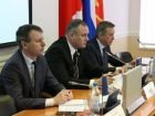 Обнять и разрыдаться: депутаты повысили зарплаты бюджетникам Волгограда на четыре процента