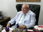 Президент ВолгГМУ и академик РАН: юбилей у автора монографии о COVID-19