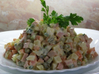 Традиционный новогодний салат «Оливье» обойдется волгоградцам в 650 рублей
