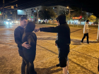 Юноши жестко избили 19-летнего на остановке в Волгограде