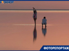 Уникальное зрелище снял на закате фотограф на розовом озере Эльтон