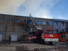 Более сотни человек остановили разгул пожара на складе в Волгограде