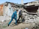 Завалы после взрыва в гаражах на севере Волгограда сняли на видео  