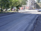 Улица Кузнецкая в Волгограде одевается в новый асфальт