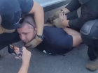 Жесткое задержание вымогателя у участника СВО в Волгограде попало на видео 