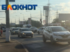 Спартановка в Волгограде вечером встала в гигантскую пробку