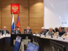 Экс-КВНщик и депутаты Госдумы собрались за круглым столом в Волгограде