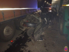 Волгоградец выжил в расплющенной между двух грузовиков "Ладе"