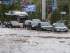 Магистрали в Волгограде затопило после ливня 