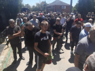 Сотни волгоградцев пришли на похороны легендарного тренера по боксу Александра Черноиванова