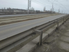 На невидимые работы на закрытом мосту пожаловались волгоградцы