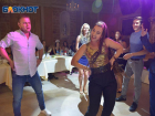Жарким танцем и «букетом жизни» пытались покорить участницы «Мисс Блокнот Волгоград-2019»