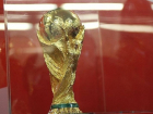 Кубок чемпионата мира по футболу самолетом доставили в Волгоград