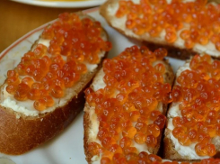 В Волгограде назвали десять признаков поддельной красной икры